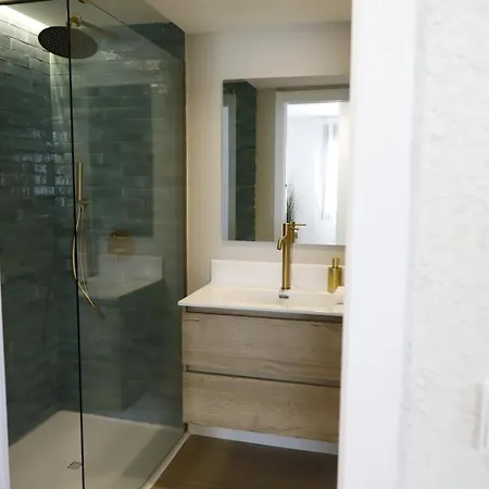 Medina Homes Deanes Apartment *