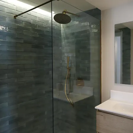 Medina Homes Deanes Apartment *